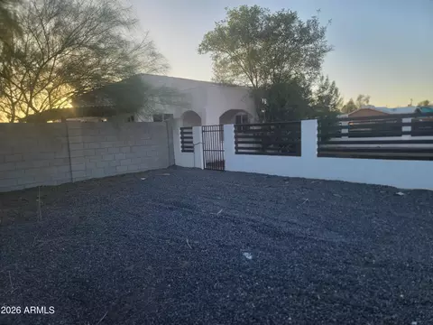 Exterior - 2102 N 26th Pl, Phoenix, AZ 85008 photo 7 of 14