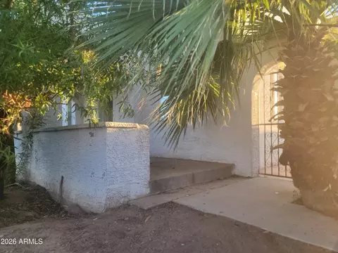 Exterior - 2102 N 26th Pl, Phoenix, AZ 85008 photo 4 of 14