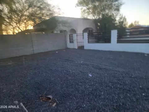 Exterior - 2102 N 26th Pl, Phoenix, AZ 85008 photo 6 of 14