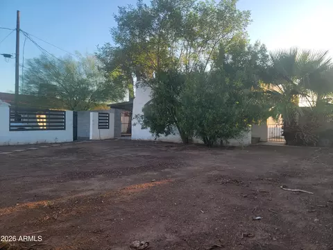 Exterior - 2102 N 26th Pl, Phoenix, AZ 85008 photo 2 of 14