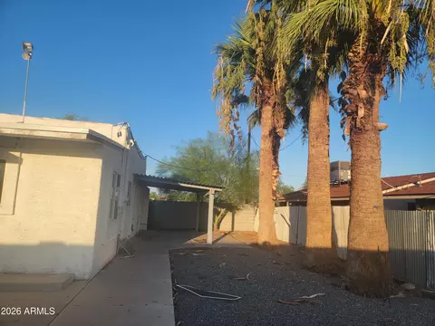 Exterior - 2102 N 26th Pl, Phoenix, AZ 85008 photo 10 of 14