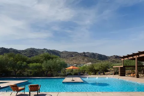 Exterior - 718 E Summerside Rd, Phoenix, AZ 85042 photo 8 of 9