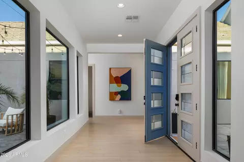 Entry Way - 718 E Summerside Rd, Phoenix, AZ 85042 photo 3 of 3