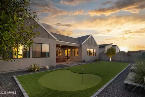 Exterior - 718 E Summerside Rd, Phoenix, AZ 85042 photo 4 of 9
