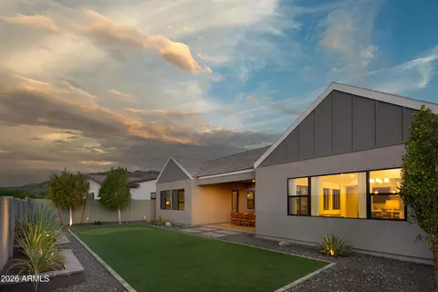 Exterior - 718 E Summerside Rd, Phoenix, AZ 85042 photo 7 of 9