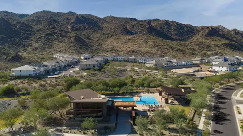 View/Area - 718 E Summerside Rd, Phoenix, AZ 85042 photo 5 of 8