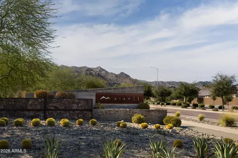 View/Area - 718 E Summerside Rd, Phoenix, AZ 85042 photo 8 of 8