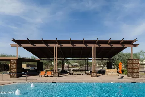 View/Area - 718 E Summerside Rd, Phoenix, AZ 85042 photo 1 of 8
