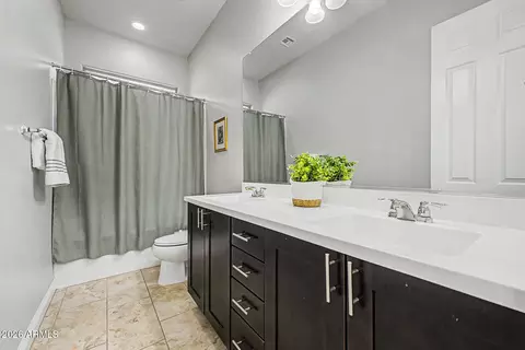 Bath - 3332 E Azalea Dr, Gilbert, AZ 85298 photo 3 of 3
