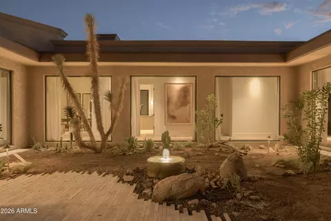 Exterior - 5970 N Echo Canyon Dr, Phoenix, AZ 85018 photo 4 of 5
