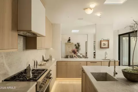 Kitchen - 5970 N Echo Canyon Dr, Phoenix, AZ 85018 photo 3 of 3
