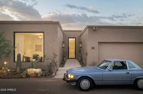 Exterior - 5970 N Echo Canyon Dr, Phoenix, AZ 85018 photo 2 of 5