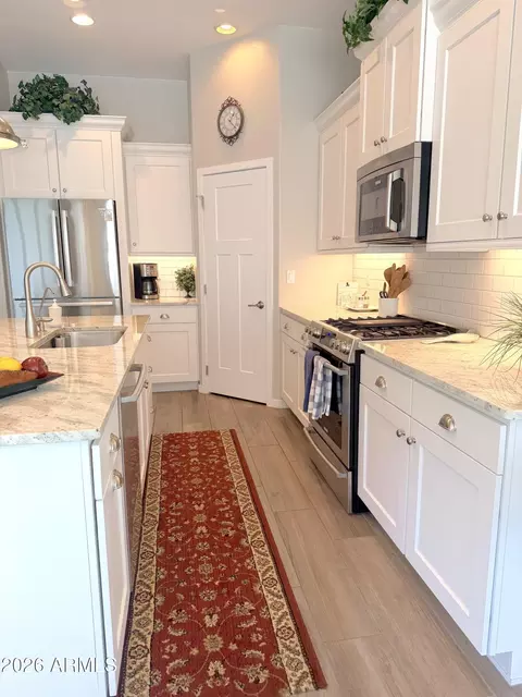 Kitchen - 10142 E Nichols Ave, Mesa, AZ 85209 photo 4 of 4
