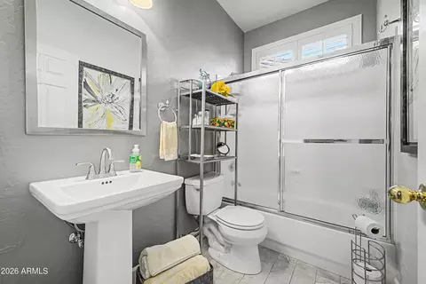 Bath - 7134 E Lobo Ave, Mesa, AZ 85209 photo 2 of 2