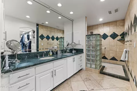 Bath - 610 W Glenn Dr, Phoenix, AZ 85021 photo 1 of 4