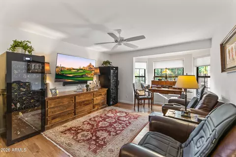 Living - 610 W Glenn Dr, Phoenix, AZ 85021 photo 2 of 2