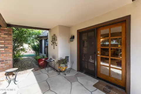 Exterior - 610 W Glenn Dr, Phoenix, AZ 85021 photo 3 of 7