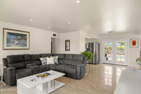 Living - 4329 N 35th St, Phoenix, AZ 85018 photo 2 of 3