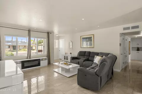 Living - 4329 N 35th St, Phoenix, AZ 85018 photo 3 of 3