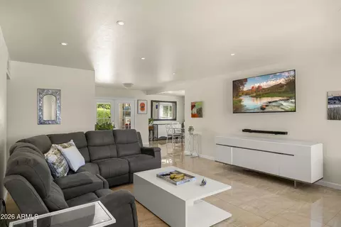 Living - 4329 N 35th St, Phoenix, AZ 85018 photo 1 of 3