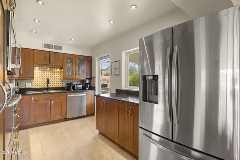 Kitchen - 4329 N 35th St, Phoenix, AZ 85018 photo 2 of 2