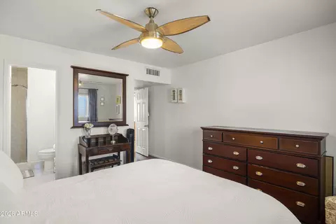 Bedroom - 4329 N 35th St, Phoenix, AZ 85018 photo 2 of 4