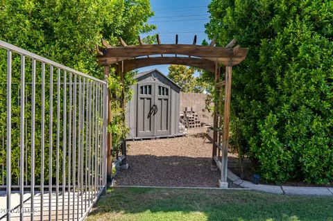 Exterior - 1921 E Heather Ave, Gilbert, AZ 85234 photo 9 of 17