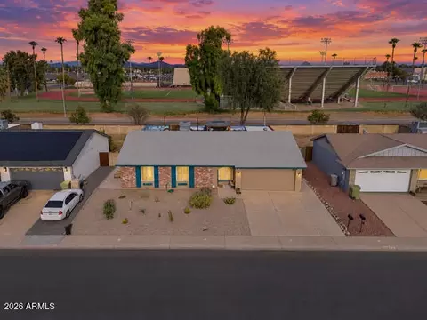 9425 N 63rd Dr, Glendale, AZ 85302