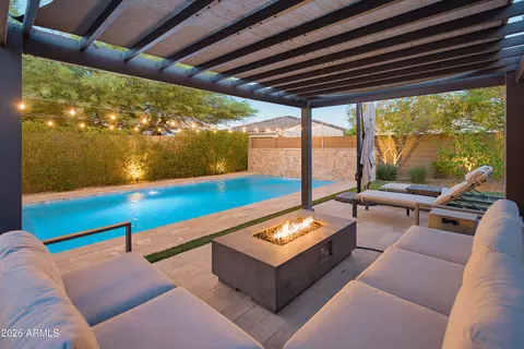 Exterior - 3211 E Bryce Ln, Phoenix, AZ 85050 photo 6 of 11