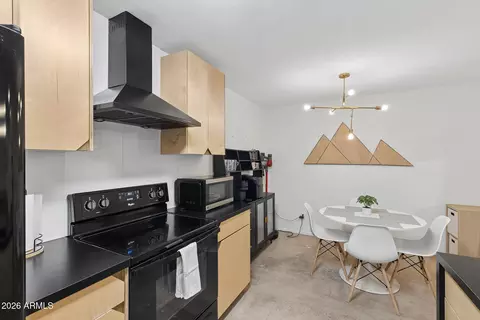 Kitchen - 5525 E Thomas Rd #R9, Phoenix, AZ 85018 photo 8 of 8