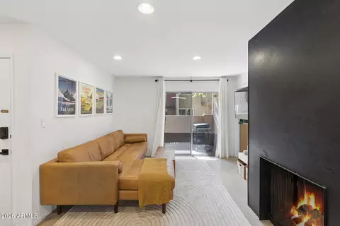 Living - 5525 E Thomas Rd #R9, Phoenix, AZ 85018 photo 1 of 4