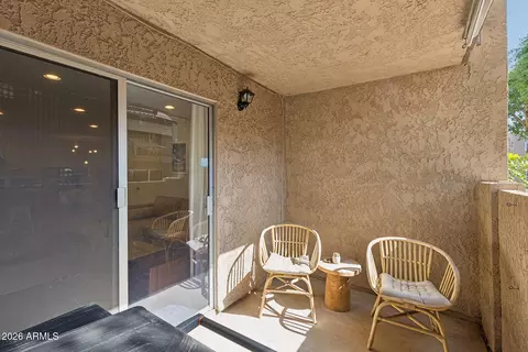 Exterior - 5525 E Thomas Rd #R9, Phoenix, AZ 85018 photo 3 of 7
