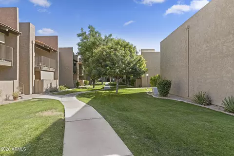 Exterior - 5525 E Thomas Rd #R9, Phoenix, AZ 85018 photo 5 of 7