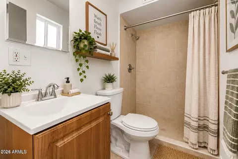 Bath - 5509 W Avalon Dr, Phoenix, AZ 85031 photo 2 of 4