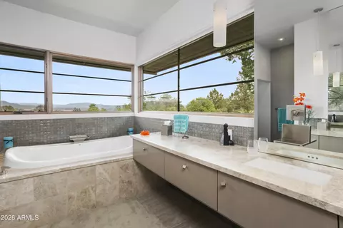 Bath - 511 N Grapevine Dr, Payson, AZ 85541 photo 3 of 5