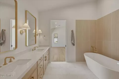 Bath - 6050 E Hollyhock St, Phoenix, AZ 85018 photo 12 of 14