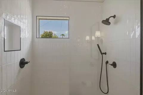 Bath - 6050 E Hollyhock St, Phoenix, AZ 85018 photo 7 of 14