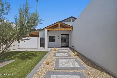 Exterior - 6050 E Hollyhock St, Phoenix, AZ 85018 photo 3 of 11