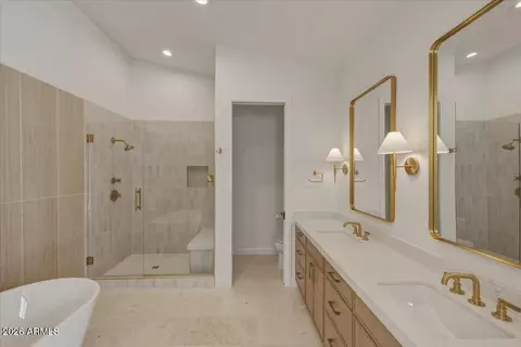 Bath - 6050 E Hollyhock St, Phoenix, AZ 85018 photo 8 of 14