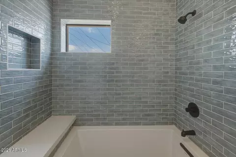 Bath - 6050 E Hollyhock St, Phoenix, AZ 85018 photo 5 of 14