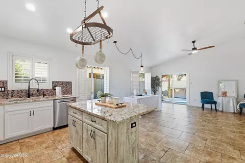 Kitchen - 1513 W Shellfish Dr, Gilbert, AZ 85233 photo 4 of 4