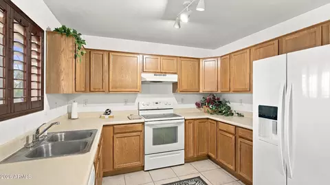 Kitchen - 3527 E Batten Rd, Eloy, AZ 85131 photo 2 of 3