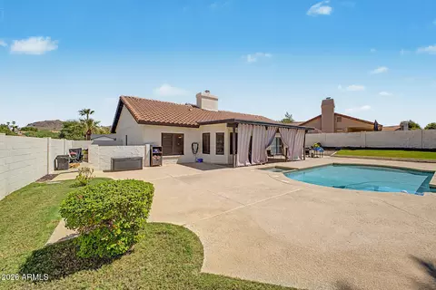Exterior - 801 E Braeburn Dr, Phoenix, AZ 85022 photo 1 of 11