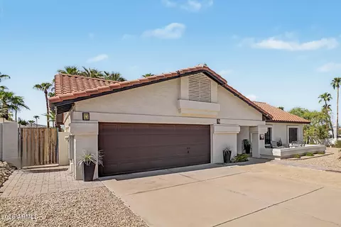 Exterior - 801 E Braeburn Dr, Phoenix, AZ 85022 photo 10 of 11