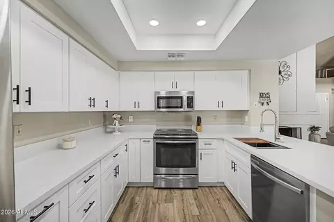 Kitchen - 801 E Braeburn Dr, Phoenix, AZ 85022 photo 4 of 4