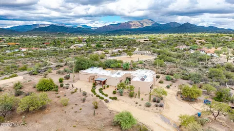 39405 N Spur Cross Rd, Cave Creek, AZ 85331