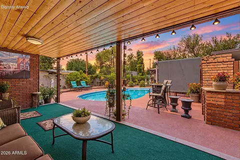 Exterior - 2216 W Augusta Ave, Phoenix, AZ 85021 photo 5 of 13