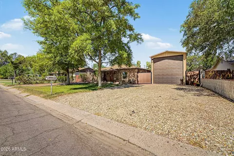 Exterior - 2216 W Augusta Ave, Phoenix, AZ 85021 photo 3 of 13