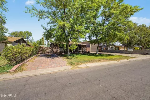 Exterior - 2216 W Augusta Ave, Phoenix, AZ 85021 photo 2 of 13