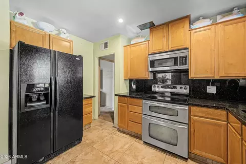 Kitchen - 2216 W Augusta Ave, Phoenix, AZ 85021 photo 3 of 3